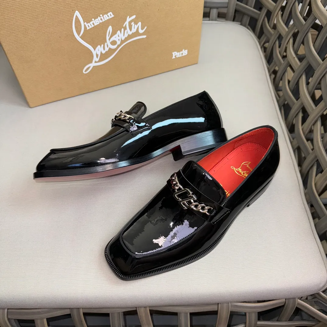 [CL red-soled shoes] Top P: 1020💰 Size 39-44 (⚠️38.45.46 custom-made, non-refundable and non-exchangeable) 🆑High-end men's business formal leather shoes, classic red-soled shoes | Fabric: Original imported first-layer cowhide, iconic rivet decoration | Lining: water-dyed cowhide lining Outsole: red cowhide outsole imported from Italy Brand: Christia*.Loubouti* 🆑 High-end men's business dress shoes | classic red soled shoes | Upper: original imported first layer cowhide iconic rivet decoration | Linning: Water dyed cow skin inner Outsole: red cowhide outsole imported from Italy Size: 39-44 (38.45.46 customized) Brand: Christia*.Loubouti*